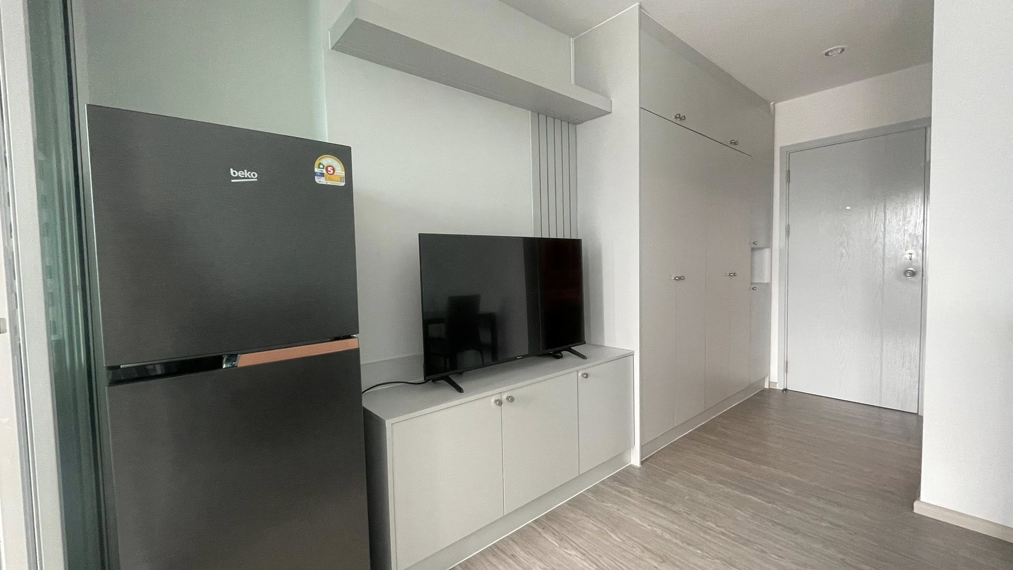 ให้เช่าคอนโด Regent home bangna (รีเจ้นท์ โฮม บางนา) โซนพื้นที่ BTS บางนา ห้องแบบ 1ห้องนอน / 1ห้องน้ำ / โซนครัวปิด · ขนาดห้อง 28 ตรม. ชั้น 8 ตึก B