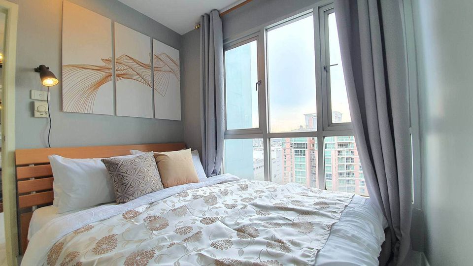 สนใจชมห้องติดต่อได้เลย Line ID: Smile-easy ปล่อยเช่าคอนโด Lumpini Place Water Cliff (ลุมพินี เพลส วอเตอร์คลิฟ) - 1ห้องนอน 1ห้องน้ำ 1ห้องนั่งเล่น - ใกล้ เซ็นทรัลพระราม 3 - ขนาดห้อง 32 ตรม. ชั้น 22