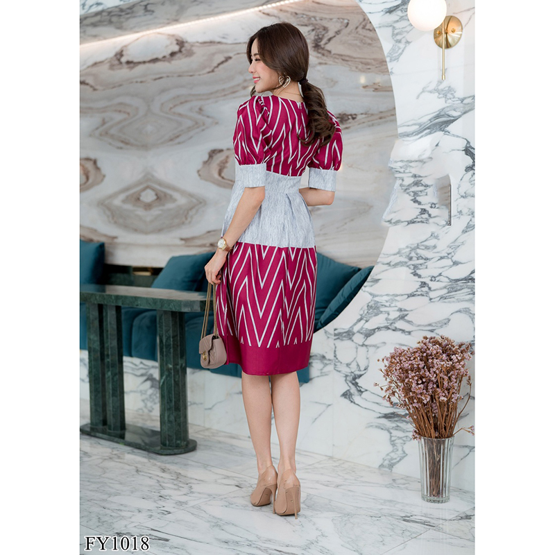 kudapy เดรสสั้นผ้าไทยคอกลมแขนตุ๊กตาสีกรม/สีแดง ผ้าใส่สบาย แต่งกระดุมหน้า จับจีบช่วงเอว มีซิบหลังน้าา