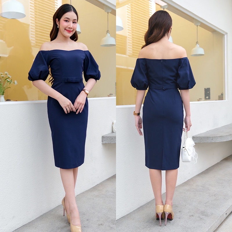 kudapy เดรสสั้นสีขาว/สีกรม ทรงสอบ เปิดบ่าแขนพอง พร้อมเข็มขัดโบว์ กระโปรงสอบทรงดินสอ เก็บทรง ผ่าหลังเดินง่าย ซิปหลังยาว