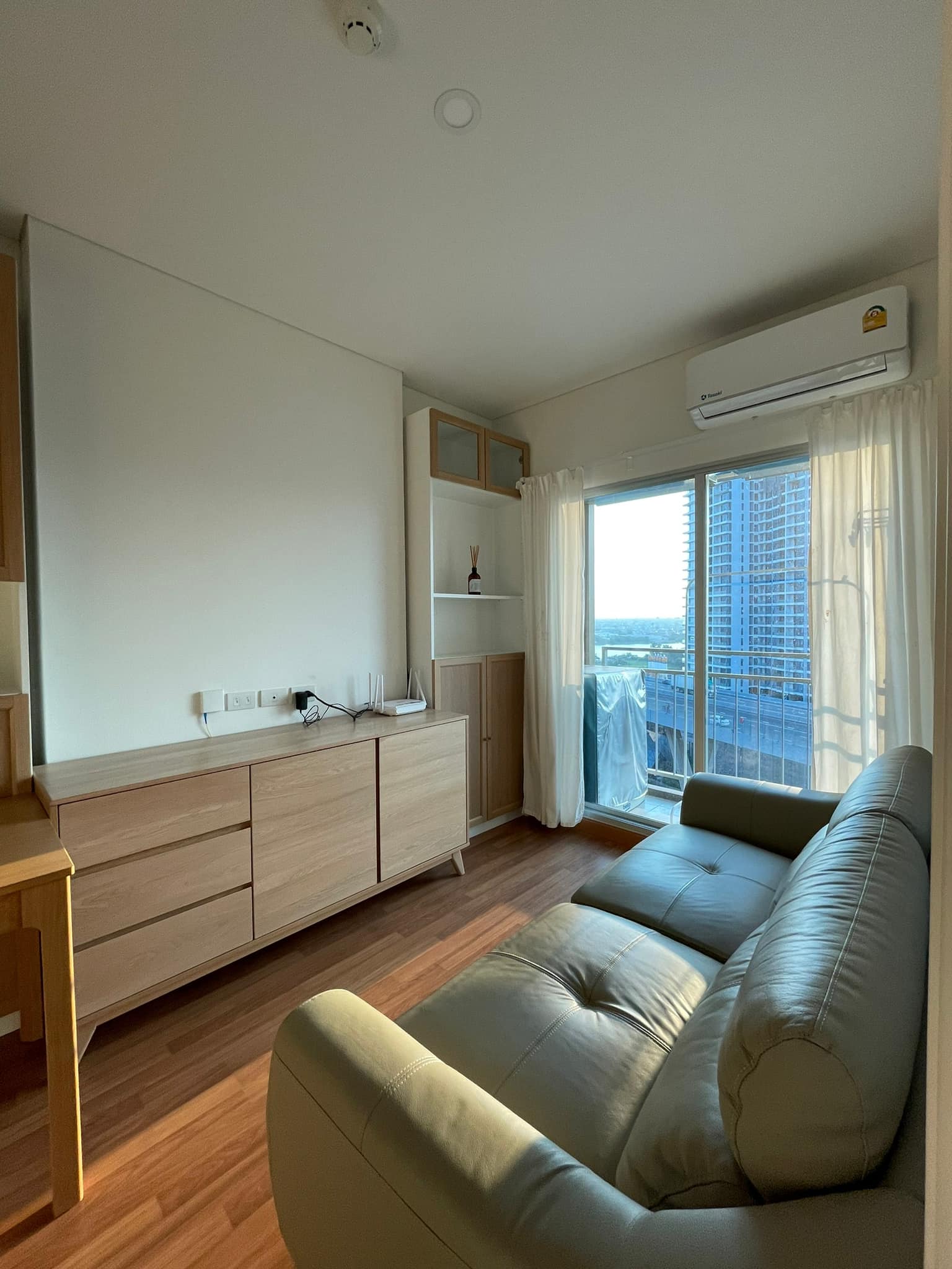 ปล่อยเช่าคอนโด Lumpini Place Rama 3 - Riverine : ลุมพินี เพลส พระราม 3 - ริเวอร์ไรน์ - โซนพื้นที่ พระราม 3 - 1ห้องนอน 1ห้องน้ำ 1ห้องนั่งเล่น - ขนาดห้อง 28.5 ตรม. ชั้น 16