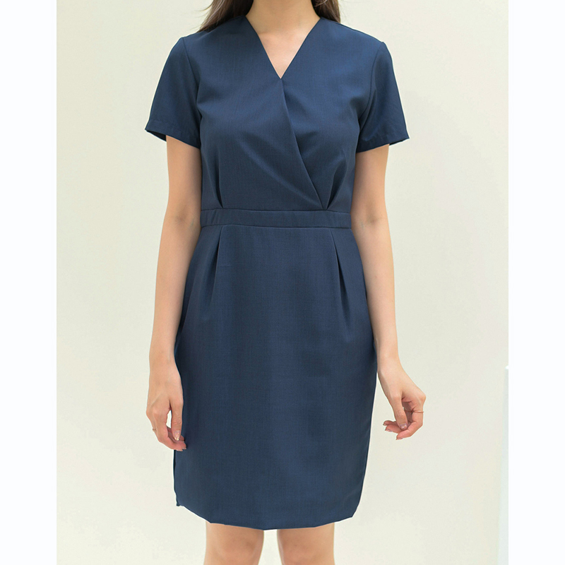 kudapy เดรสสั้นสีกกรม/สีเบจ/สีแดงเข้ม/สีน้ำตาลเทาหม่น ทรงสอบ ดีไซน์จีบทวิสที่เอว