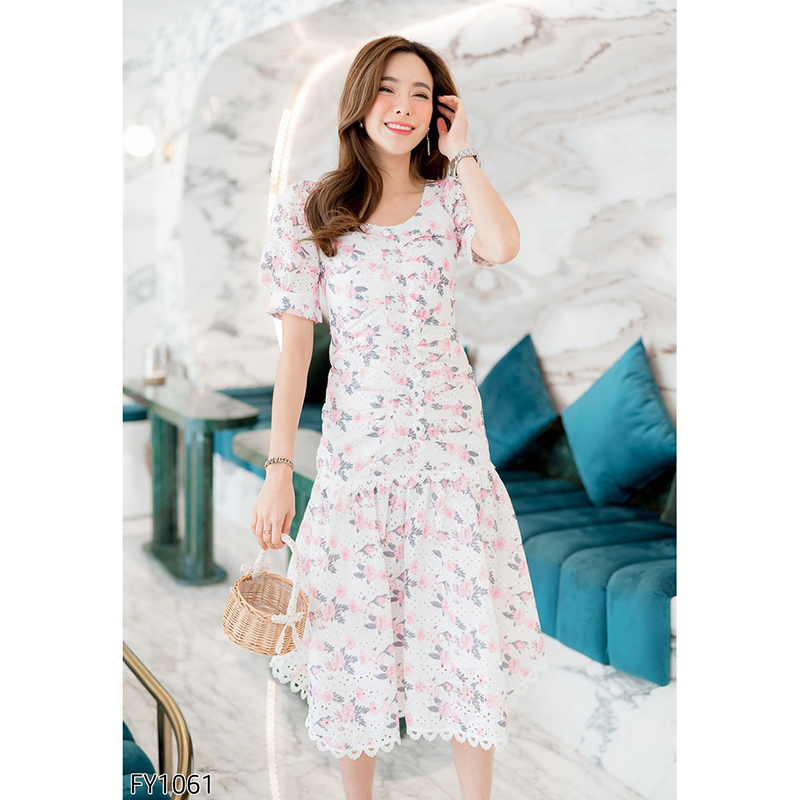 kudapy เดรสสั้นสีเหลือง/สีชมพู คอเหลี่ยมแต่งระบายลูกไม้ลายดอกไม้