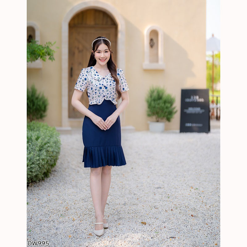 kudapy มินิเดรสสั้นสีเหลือง/สีชมพู/สีกรม เข้ารูป ปลายกระโปรงจีบระบาย คอปกลายดอกแต่งซิปด้านหลัง ทรงสวย