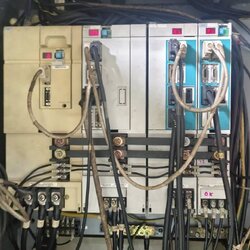 เครื่อง HARDFORT อาการ Servo drive ALARM 52