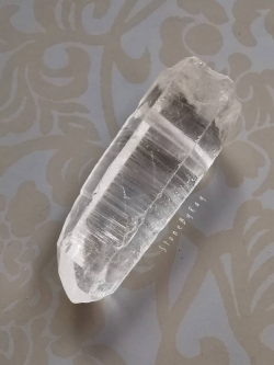 หินคริสตัลควอตซ์ (Crystal Quartz)