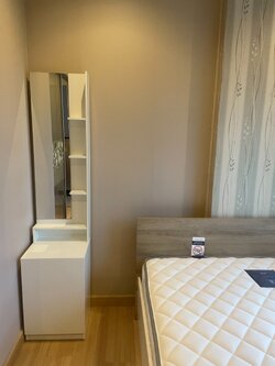 ขายด่วนคอนโด The Kith Tiwanon (เดอะ คิทท์ ติวานนท์) โซนพื้นที่ MRTแยกปากเกร็ด / ตรงข้าม รร.สวนกุหลาบ 📍 ห้องแบบ 1ห้องนอน / 1ห้องน้ำ · ขนาดห้อง 27.89 ตรม. ชั้น 4 ห้องเลขที่ 180/240