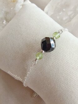 สร้อยข้อมือเงินหินนิลเจียรเหลี่ยม Black Spinel