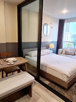 ให้เช่าห้องน่าอยู่ตกแต่งครบเข้าอยู่ได้เลยสอบถามแอด Line ID : Smile-easy ที่ XT Huaikhwang (เอ็กซ์ที ห้วยขวาง)