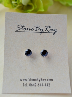 ต่างหูนิล (Black Spinel)