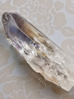 หินออร่าควอตซ์ (Aura Quartz)