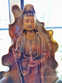 หินโซ่วซันสือแกะสลักรูปเจ้าแม่กวนอิม