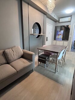 โซนพื้นที่ MRT ห้วยขวาง จอดรถได้ 2 คัน ให้เช่าห้องแบบ 2ห้องนอน 1ห้องน้ำ 1ครัวปิด คอนโด Chapter One ECO Ratchada-Huaikwang (แชปเตอร์วัน อีโค รัชดา-ห้วยขวาง) High Rise ขนาดห้อง 44 ตรม. ชั้น 6