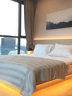 ปล่อยเช่าคอนโด คิว ชิดลม-เพชรบุรี(Q Chidlom-Phetchaburi) - 2ห้องนอนชั้นสูงกระจกโค้งสวยมากใจกลางเมือง เฟอร์เครื่องใช้ไฟฟ้าครบครั้น - การเดินทาง: เพียง 700 ม. ถึง bts ชิดลม