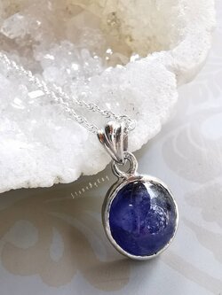 สร้อยคอเงินจี้พลอยไพลิน