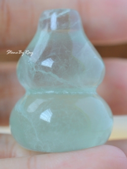 หินฟลูออไรต์แกะสลักรูปน้ำเต้า (Fluorite)