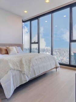 ให้เช่าห้องแบบ 3ห้องนอน 3ห้องน้ำ 1ครัวแยก โซนพื้นที่ MRT พระราม9 คอนโด One9Five Asoke - Rama 9 (วันไนน์ไฟว์ อโศก - พระราม 9) High Rise ขนาดห้อง 93.5 ตรม. ชั้น 58 ตึก A