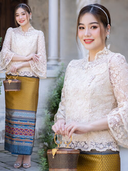 kudapy ชุดเซทเสื้อลูกไม้ฝรั่งเศสดอกลอย+ผ้าถุงทอลายเย็บสำเร็จ