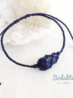 สร้อยข้อมือเชือกถักหินโซดาไลท์