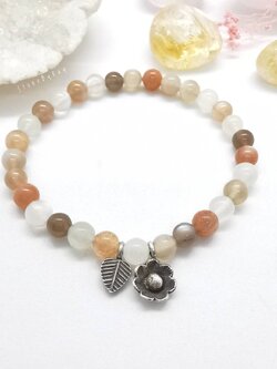 สร้อยข้อมือหินมัลติมูนสโตนร้อยกับจี้เงินแท้ Multi Moonstone