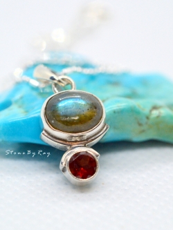 สร้อยคอเงินจี้หินลาบราโดไลท์กับพลอยโกเมน