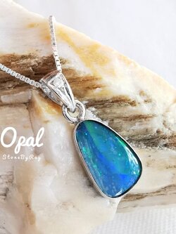 สร้อยคอเงินจี้พลอยโอปอล