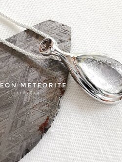 สร้อยคอเงินจี้อุกกาบาตกิเบโอน