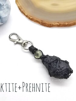 พวงกุญแจเชือกถักหินสะเก็ดดาวกับหินพรีไนท์ Tektite+Prehnite