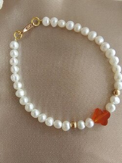 สร้อยข้อมือไข่มุกกับคาเนเลี่ยน Pearl+Carnelian