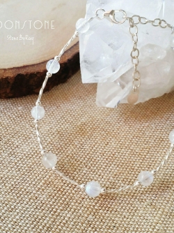 สร้อยข้อมือเงินหินมูนสโตน