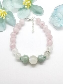 สร้อยข้อมือหินหยกกับโรสควอตซ์และมูนสโตน