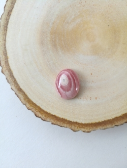 โรโดโครไซต์เจียรทรงรี Rhodochrosite