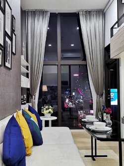 ให้เช่าคอนโด Chewathai Residence Asoke (ชีวาทัย เรสซิเดนซ์ อโศก) โซนพื้นที่ MRT พระราม 9 ห้องแบบ Duplex2ชั้น 1ห้องนอน / 1ห้องน้ำ ขนาดห้อง 40 ตรม. ชั้น 10 ทิศเหนือ