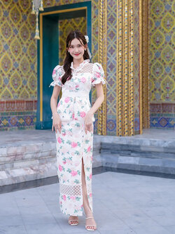 kudapy เดรสยาวสีขาว ลายดอกแต่งไหล่ชีฟอง ชุดทำงาน