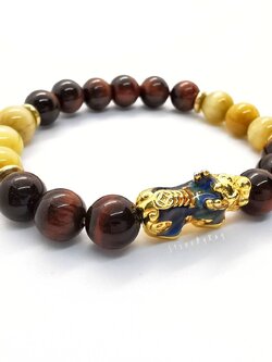 สร้อยข้อมือหินตาเสือทอง,ตาเสือแดงร้อยกับปี่เซี่ยะเปลี่ยนสีได้