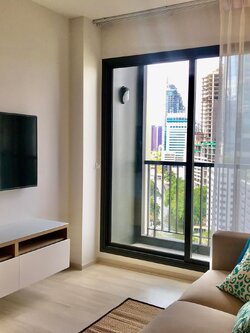 ให้เช่า Life One Wireless (ไลฟ์ วัน ไวร์เลส) ชั้น16 เฟอร์ครบพร้อมอยู่