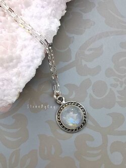 สร้อยคอเงินจี้หินมูนสโตน Moonstone