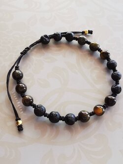 สร้อยข้อมือเชือกถักหินลาวากับหินตาเสือ