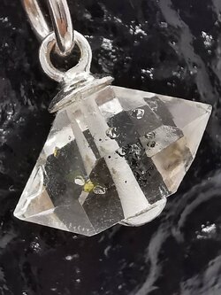 สร้อยคอเงินจี้หินเฮอร์คิเมอร์ไดม่อน Golden Enhydro Herkimer Diamond