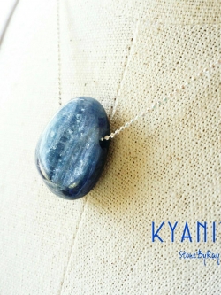 สร้อยคอเงินจี้หินไคยาไนท์ (Kyanite)