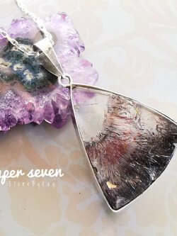 สร้อยคอเงินจี้หินซุปเปอร์เซเว่นเจียรทรงสามเหลี่ยม