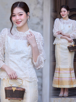 kudapy ชุดเซตผ้าไทย ชุดไทย เสื้อลูกไม้ใยบวบฝรั่งเศษ (สีขาวนวล) ผ้าถุง ผ้าไหมแพรวา ทอลายกาฬสินธุ์