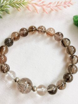 สร้อยข้อมือหินไหมเศรษฐีกับหินซุปเปอร์เซเว่น