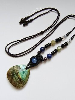 สร้อยคอเชือกถักจี้หินลาบราโดไลท์ Labradorite