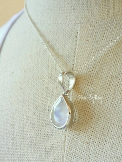 สร้อยคอเงินจี้หินเรนโบว์มูนสโตน