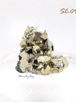 ไพไรต์ (Pyrite Octahedra Peru)