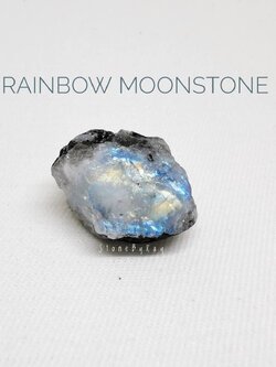 หินเรนโบว์มูนสโตนก้อนธรรมชาติ