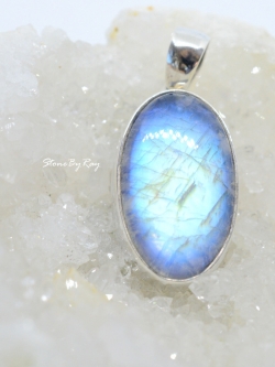 จี้เงินหินเรนโบว์มูนสโตน(Rainbow Moonstone)