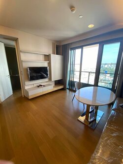 ให้เช่า The Lumpini 24 (เดอะ ลุมพินี 24) 1 Bedroom + walk-in closet