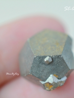 แร่ไพไรต์ผลึกธรรมชาติจากเปรู (SC-025)